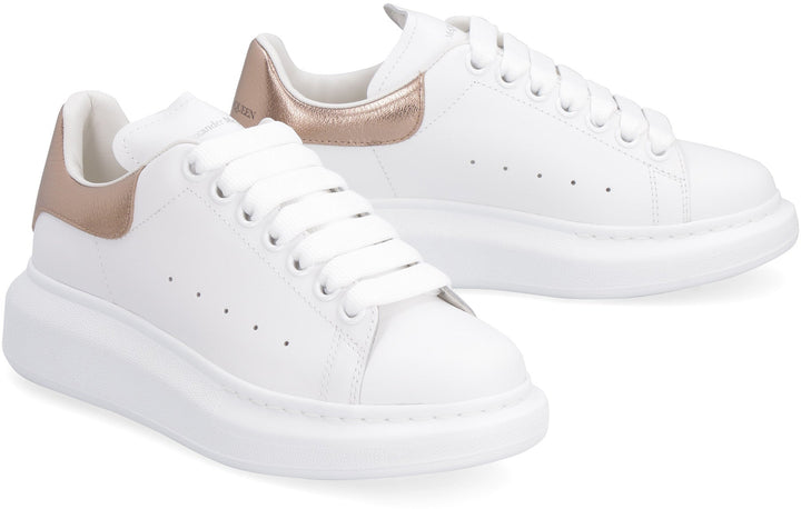 OVERSIZE SNEAKERS