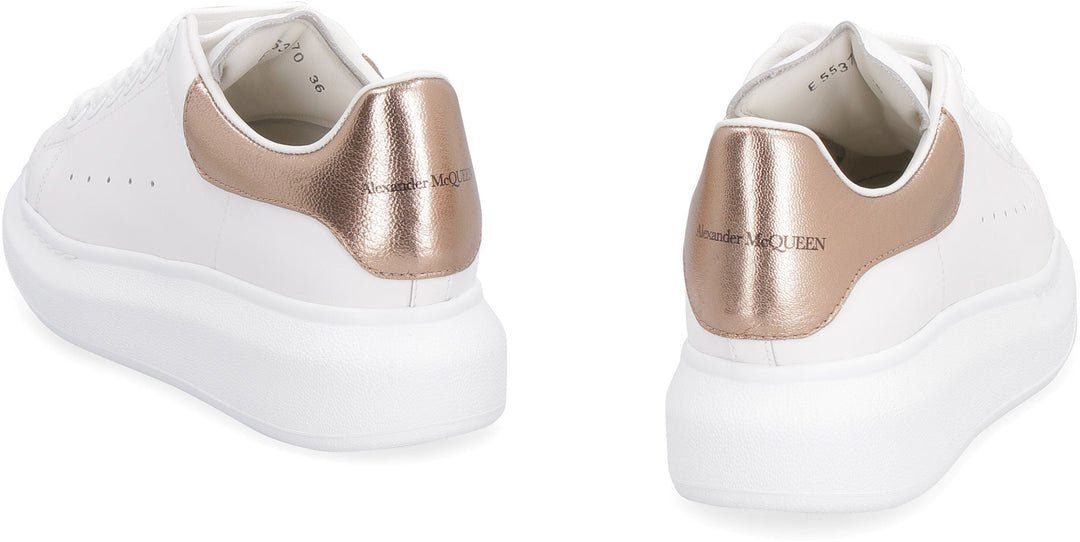 OVERSIZE SNEAKERS