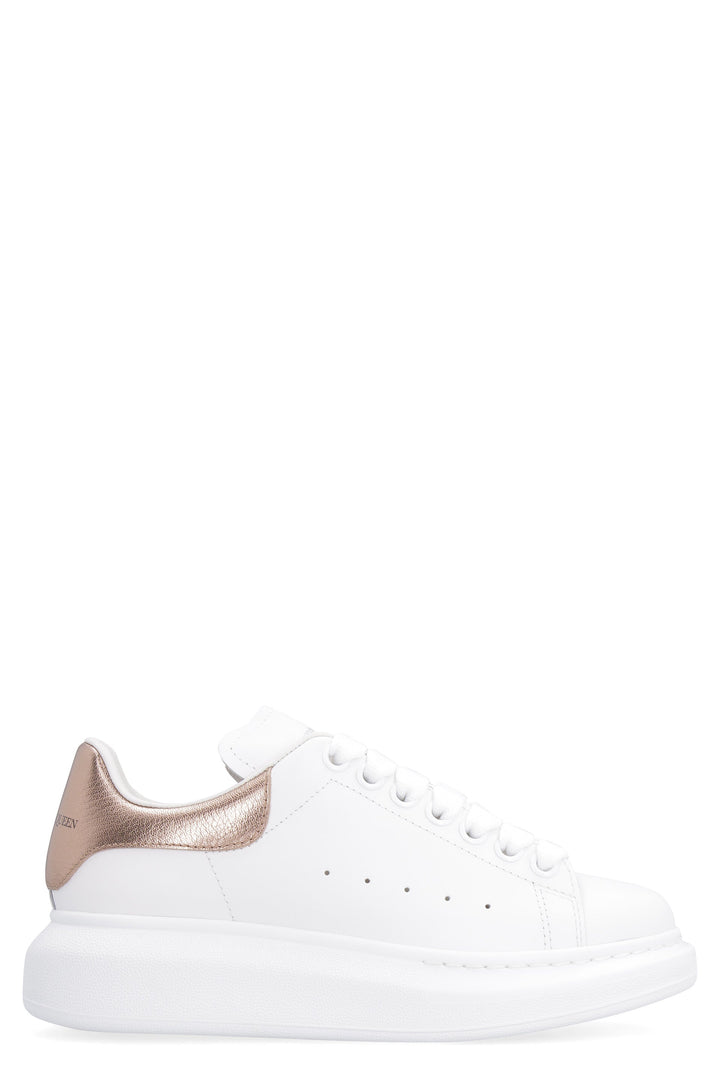 OVERSIZE SNEAKERS