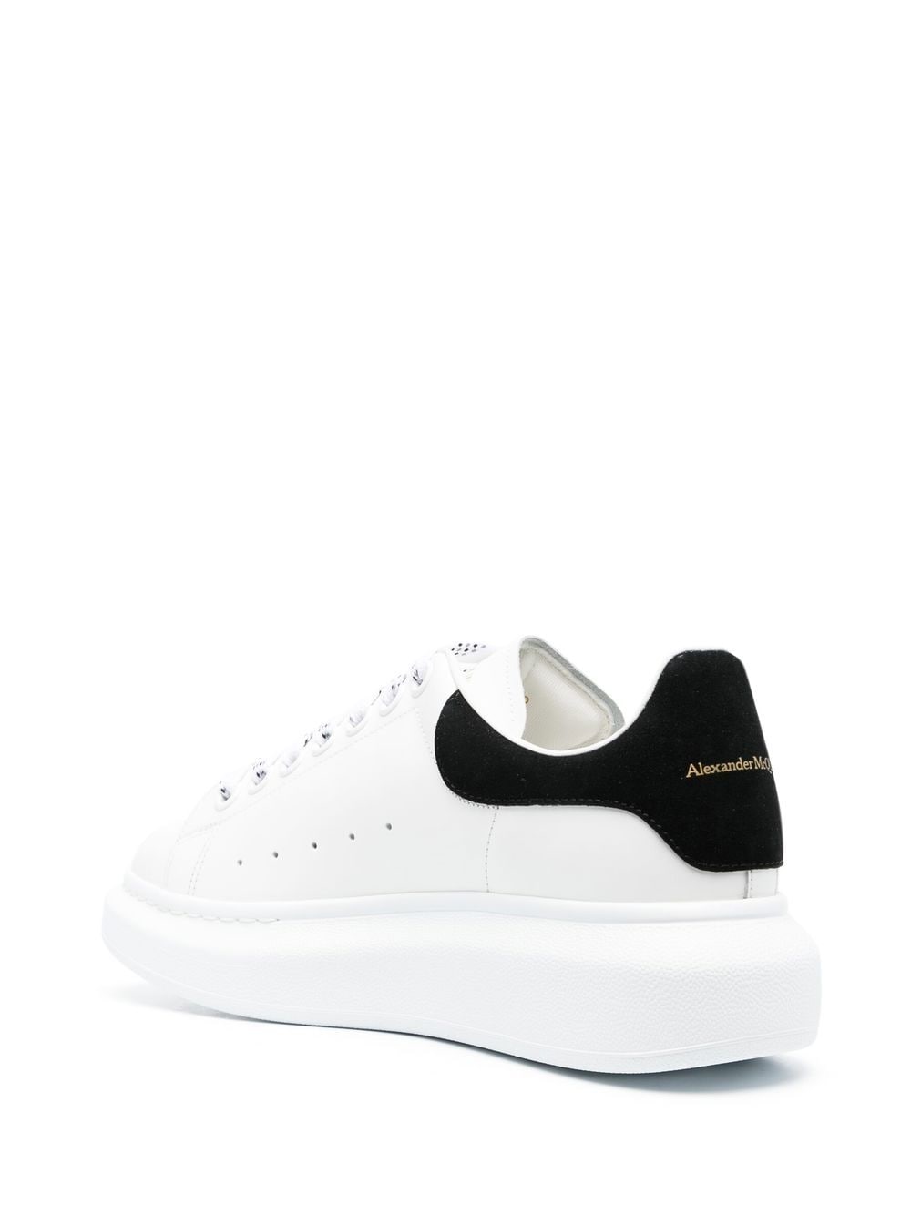 OVERSIZED SNEAKERS