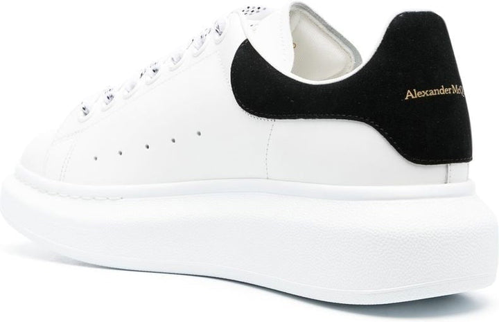 OVERSIZED SNEAKERS