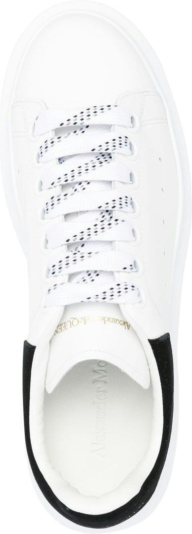 OVERSIZED SNEAKERS