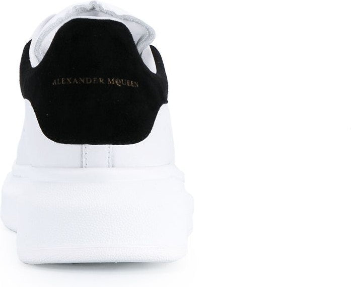 OVERSIZED SNEAKERS