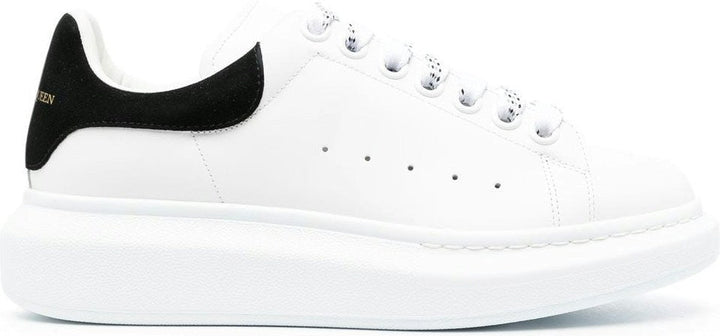 OVERSIZED SNEAKERS