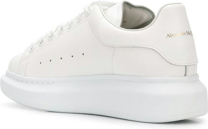 OVERSIZED LEATHER SNEAKERS