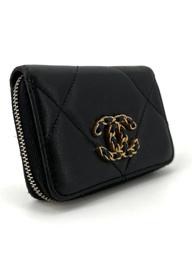 19 Zipper card wallet Chanel