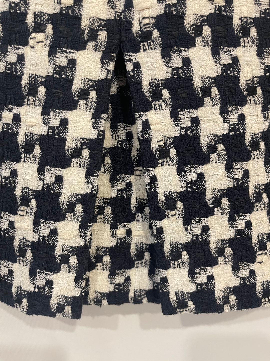 Top Quality Chanel 07/P Black, Navy and White Houndstooth Midi Skirt FR 38 (UK 10)
