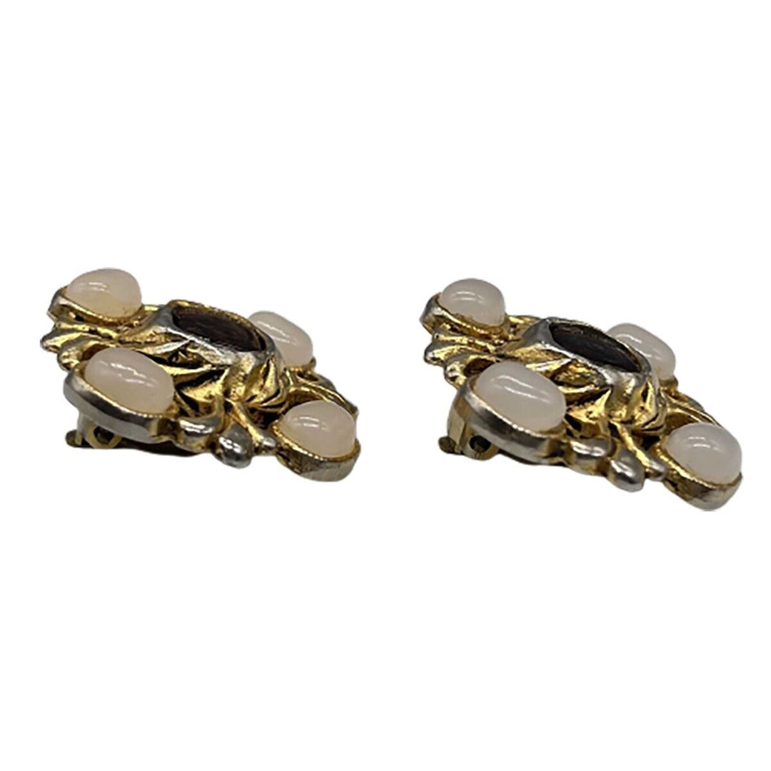 Chanel - Gripoix Red White Clip On Gold Tone Earrings 70s-80' Vintage