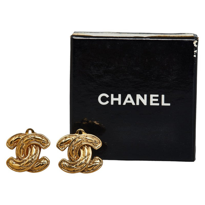 Top Quality Chanel Vintage Earrings in Gold Plating Ladies