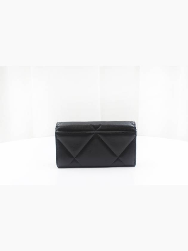 19 flap medium wallet lambskin black gold plated 30th unit AP0953 Chanel