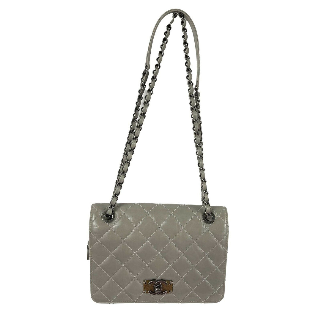 Top Quality Chanel - Glazed Calfskin Quilted Medium Day Trip New Bag - Crossbody