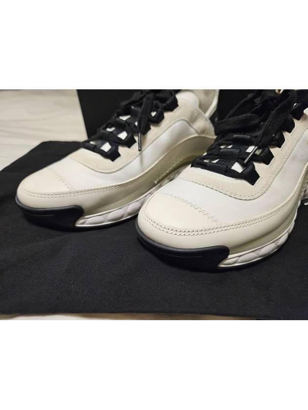 Mixed Fibers Velvet Calfskin Low Top Sneakers Ivory Chanel