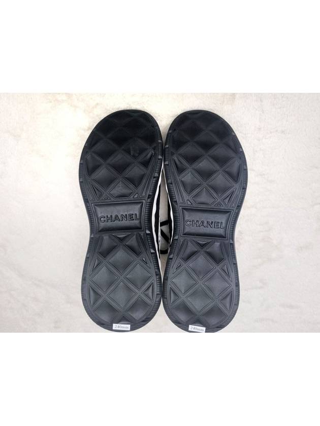 CC Logo Mixed Fiber Low Top Sneakers Black White Chanel