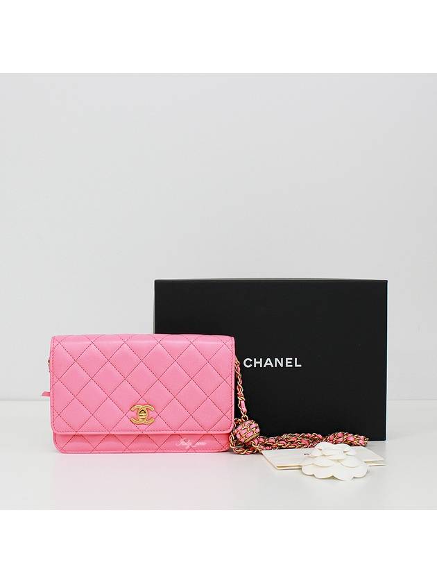 CC Logo Chain Leather Cross Bag Pink Chanel