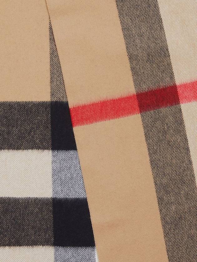 Burberry Check Fringe Cashmere Muffler
