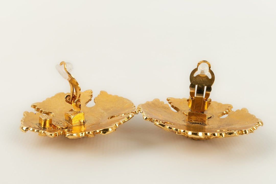 Boucles d'oreilles dor√©es Chanel