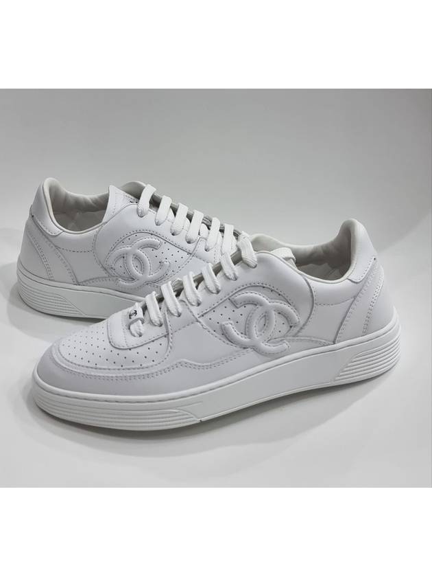 CC Logo Calfskin Low Top Sneakers White Chanel