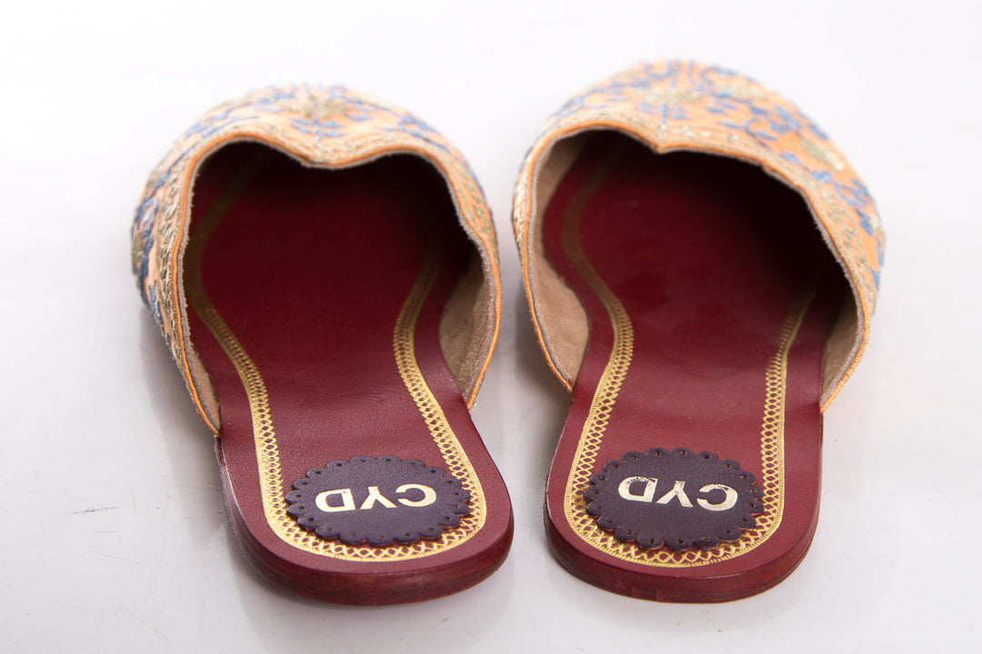 Cydney Mandel Peach Embroidered Loafers SZ 6