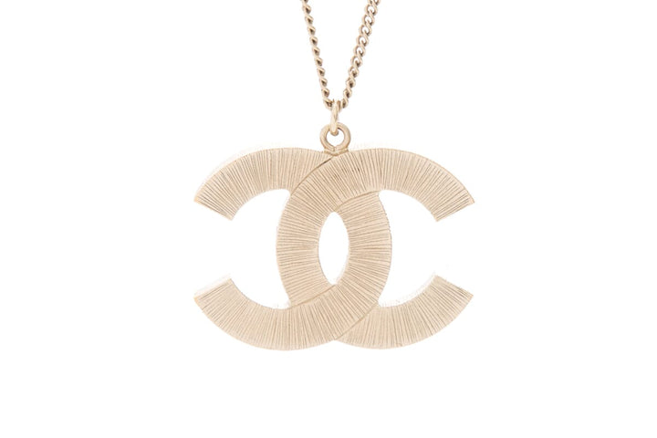 Top Quality Chanel 2016 Gold Quitled CC Pendeant Necklace