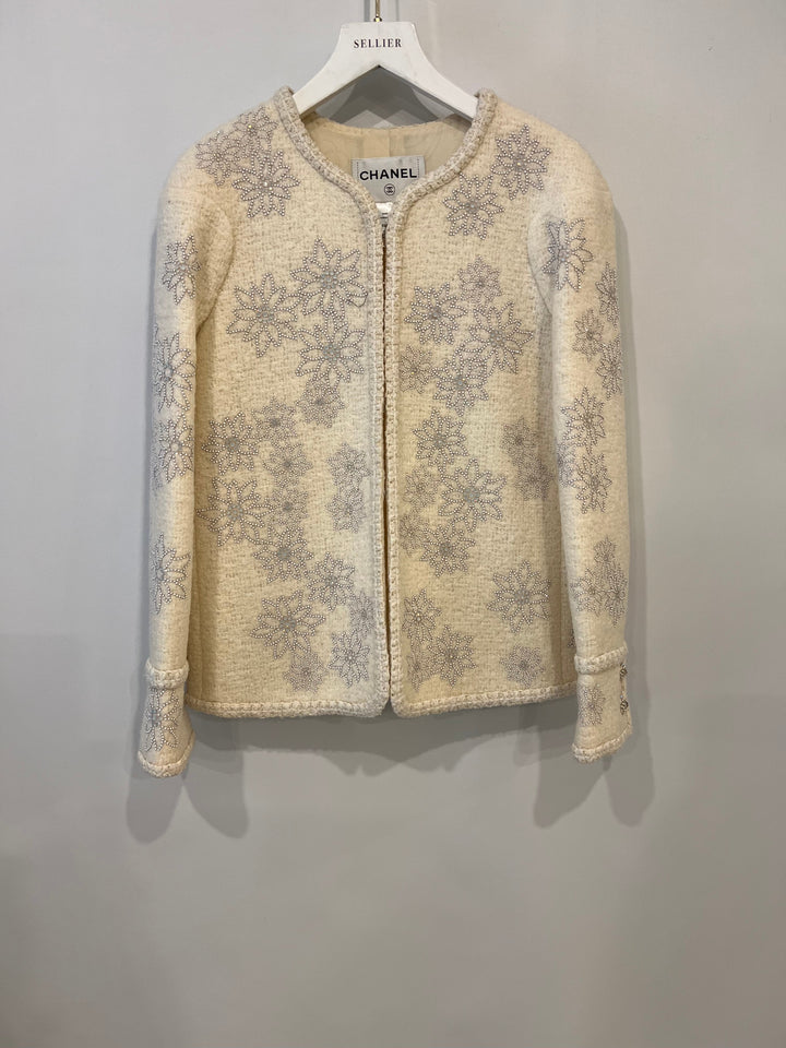 Top Quality Chanel 15A Paris-Salzburg Cream Tweed Jacket with Sequin Embellished Edelweiss and Pearl Buttons Size FR 36 (UK 8)