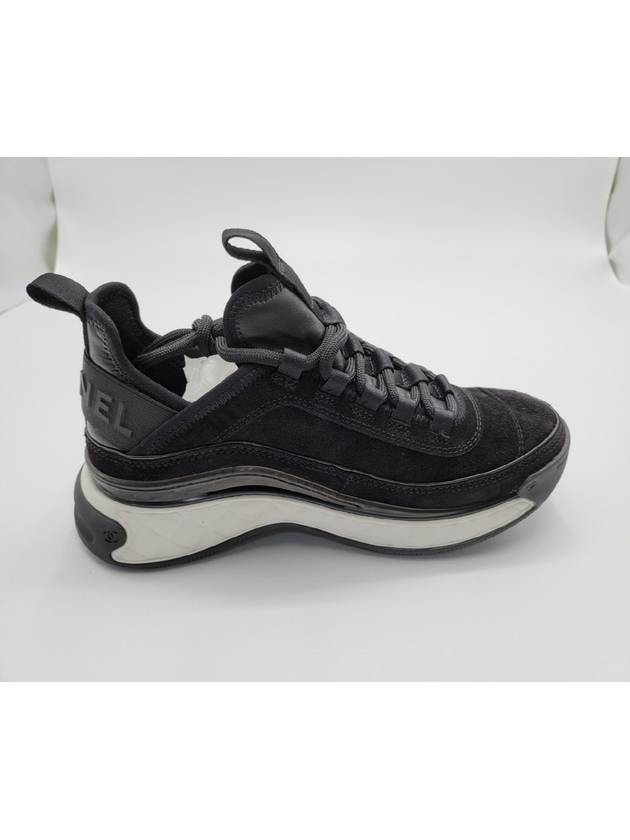 Logo Mixed Fibers Suede Low Top Sneakers Black Chanel