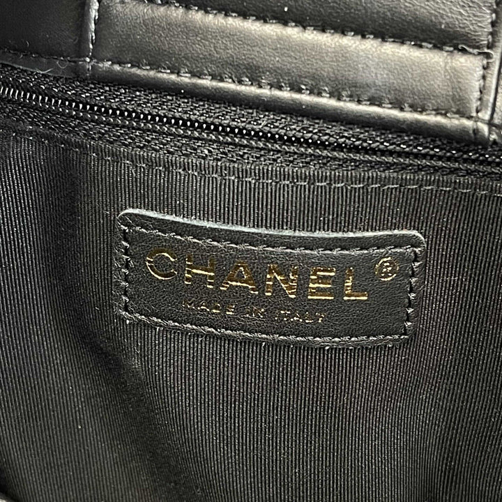 Chanel - Large Shopping Tote Black Chevron Leather CC Tote w/ Shoulder Strap