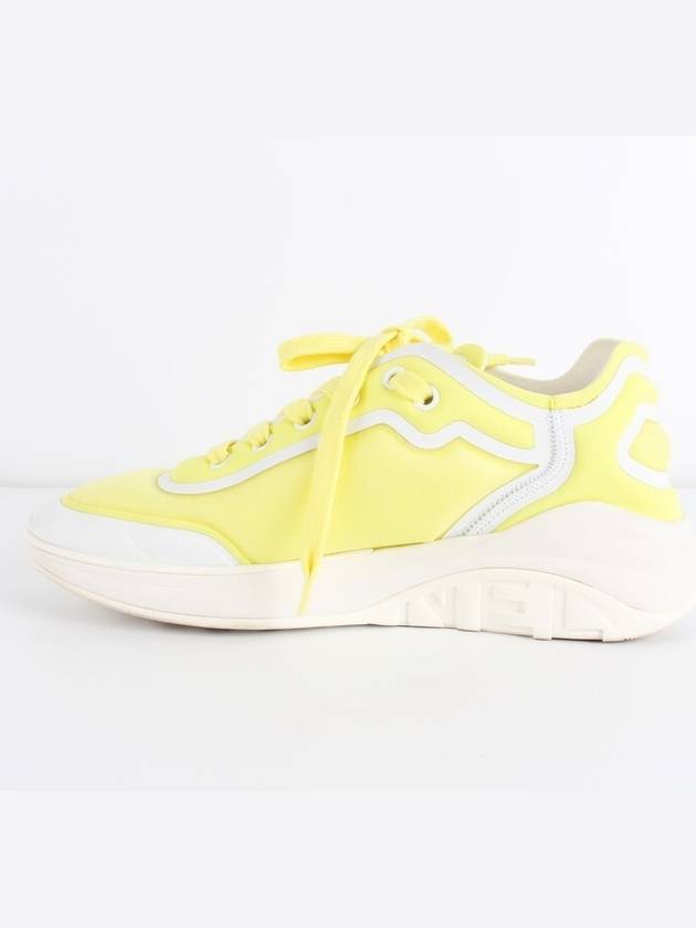 cc logo sneakers yellow 37 Chanel