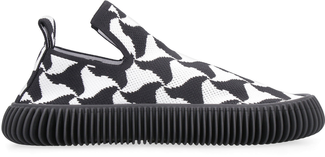 WAVY TRIANGLE SLIP-ON SNEAKERS