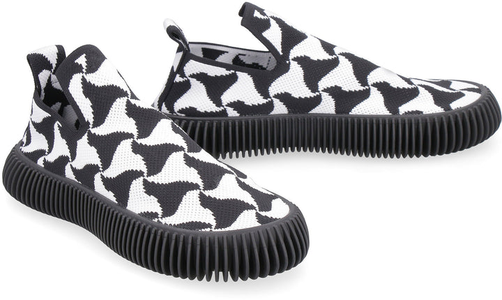 WAVY TRIANGLE SLIP-ON SNEAKERS
