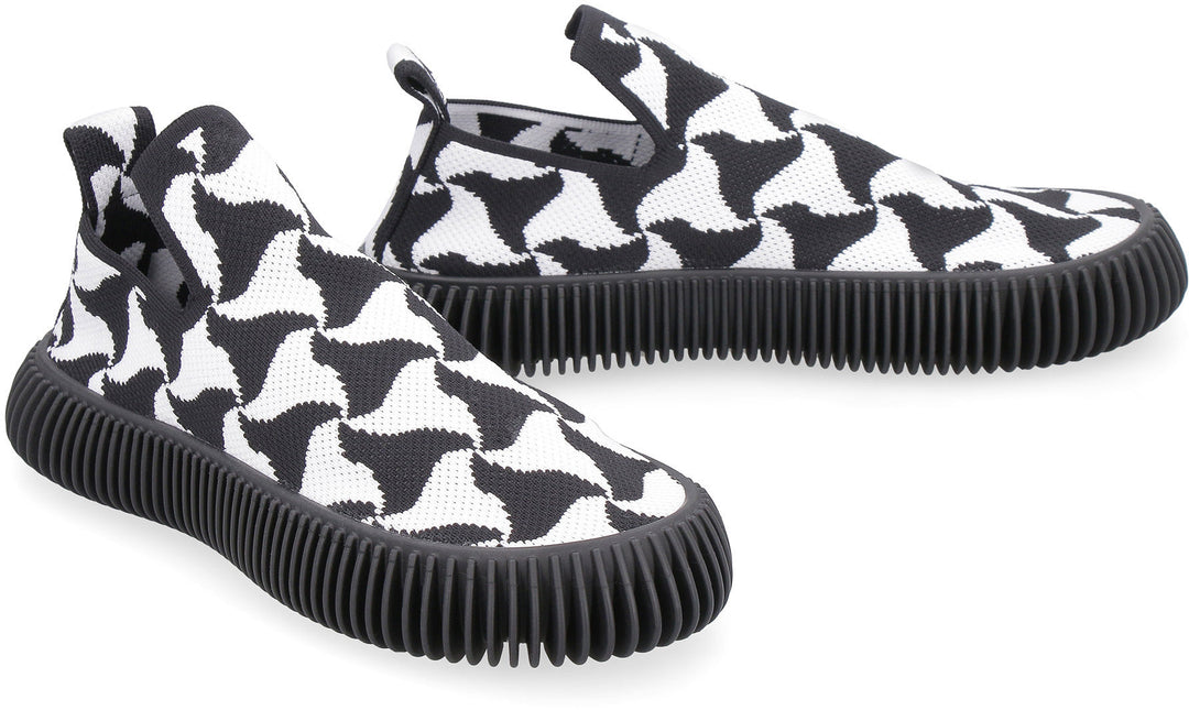 WAVY TRIANGLE SLIP-ON SNEAKERS
