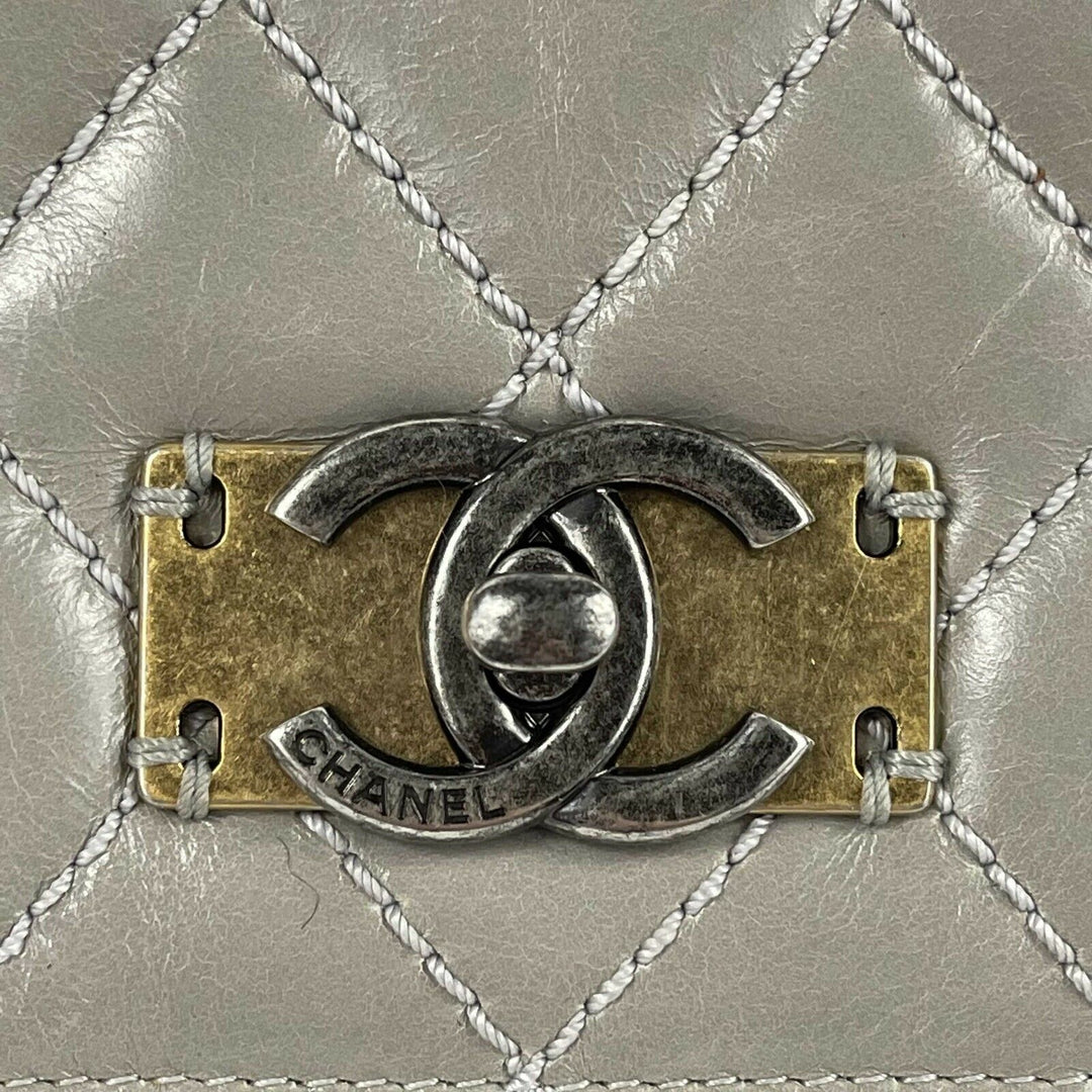 Top Quality Chanel - Glazed Calfskin Quilted Medium Day Trip New Bag - Crossbody
