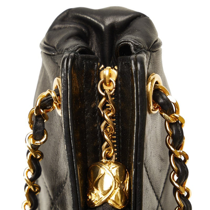 Top Quality Chanel Vintage Chain Shoulder Bag in Lambskin Black
