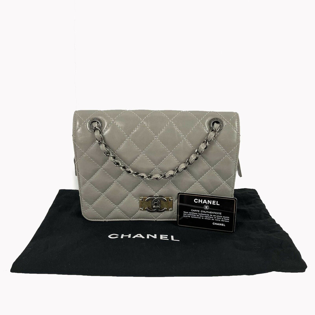 Top Quality Chanel - Glazed Calfskin Quilted Medium Day Trip New Bag - Crossbody