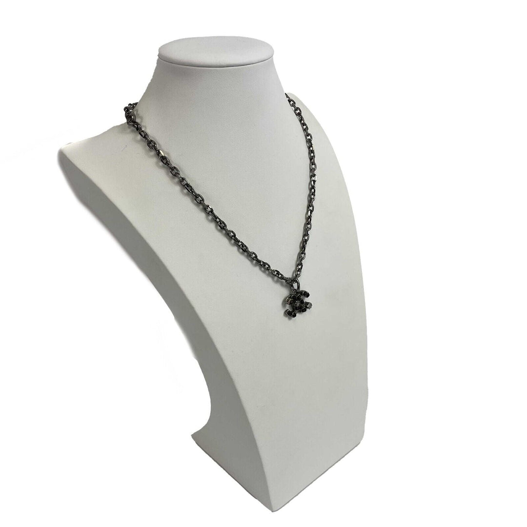 Top Quality Chanel - Gripoix CC Necklace - Red Stones - Silver Burgundy Logo Charm Chain