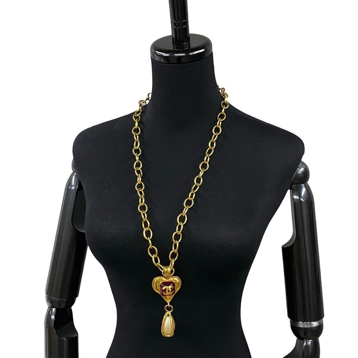 Top Quality Chanel Vintage Heart Pearl Necklace Pendant