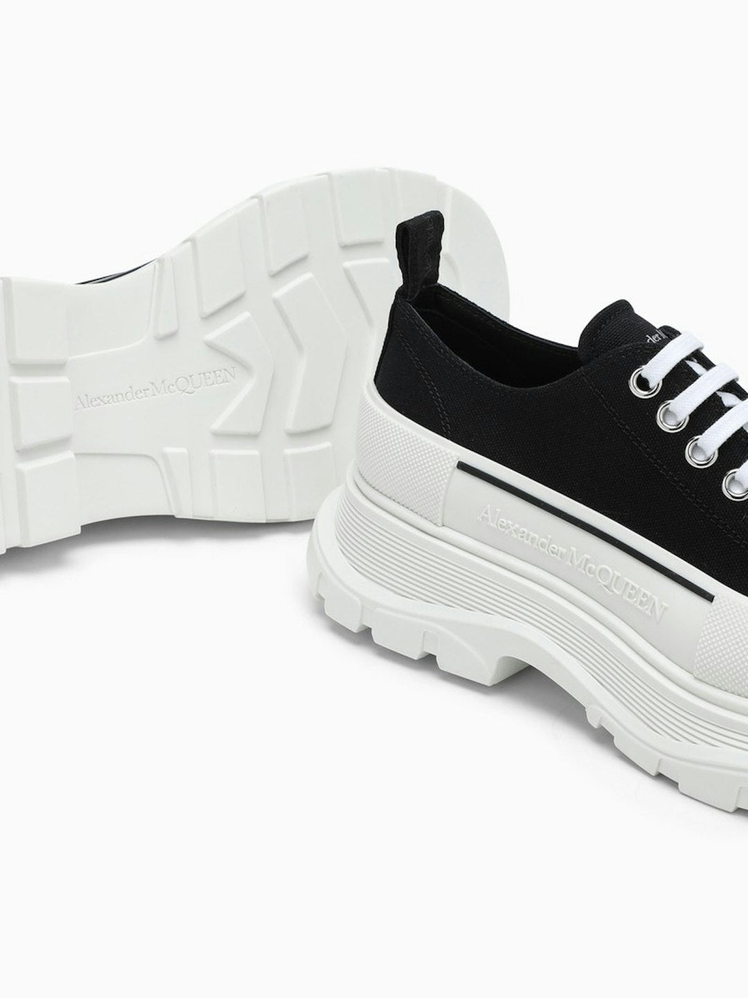BLACK/WHITE TREAD SLICK SHOES