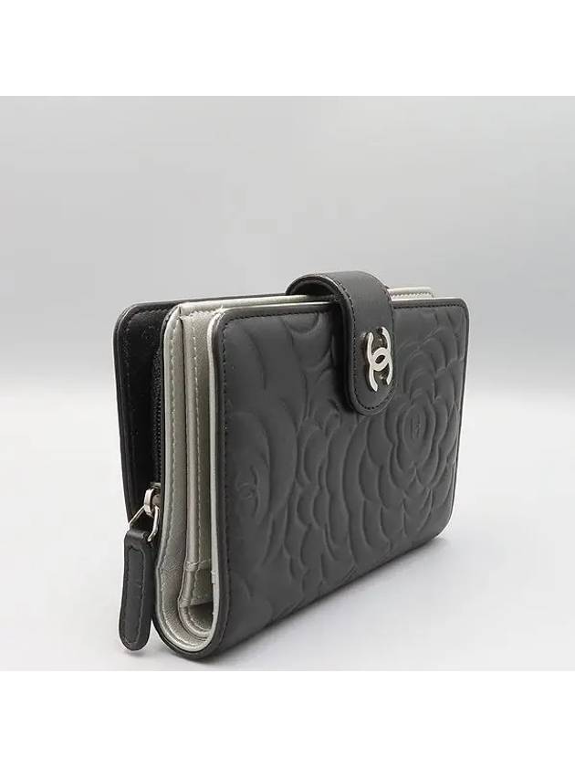 A50087 Black Lambskin Camellia Embossed Zip up Medium Wallet Chanel