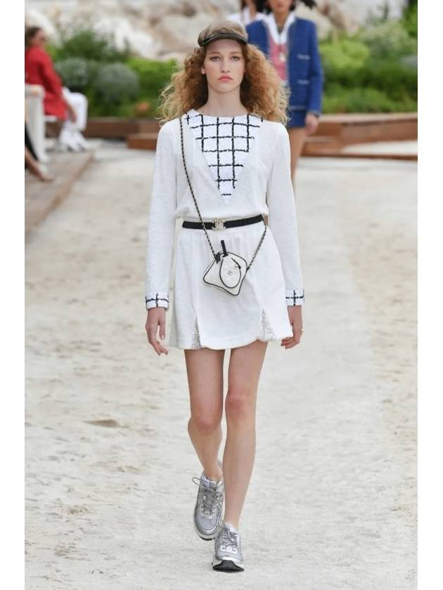 CC Logo Shasix Cruise Sneakers 35 G39792 Chanel