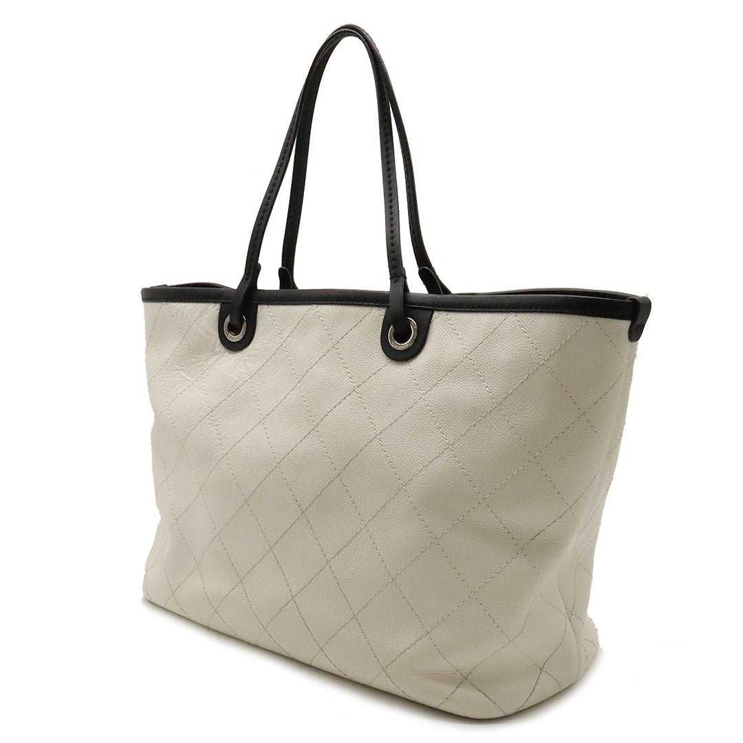 Top Quality Chanel Top Quality Chanel Onza Road Wild Stick Cocomark  Bag Shell Bag Caviar Skin White Black Charm Furnished with Black Shrimp Blue/Mosaic Quality