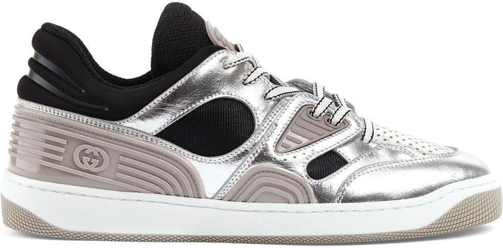 ELEVATE ANY LOOK WITH THIS METALLIC-LEATHER SNEAKER.