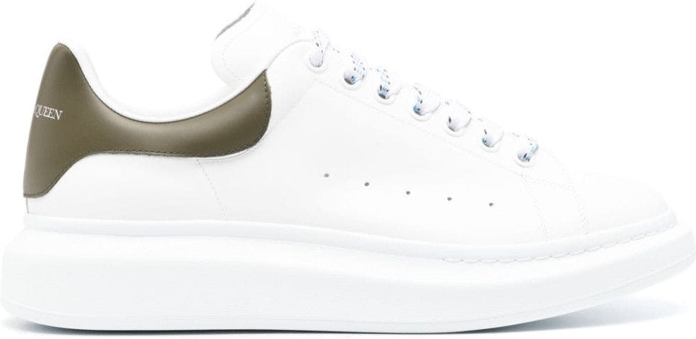 OVERSIZED SNEAKERS