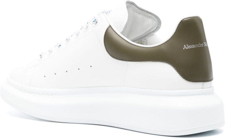 OVERSIZED SNEAKERS