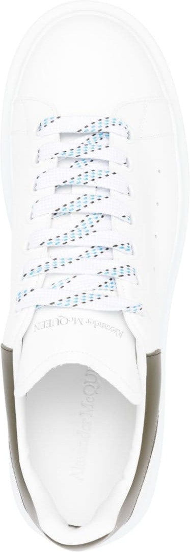 OVERSIZED SNEAKERS