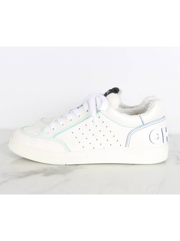 Back logo sneakers 42 270 Chanel