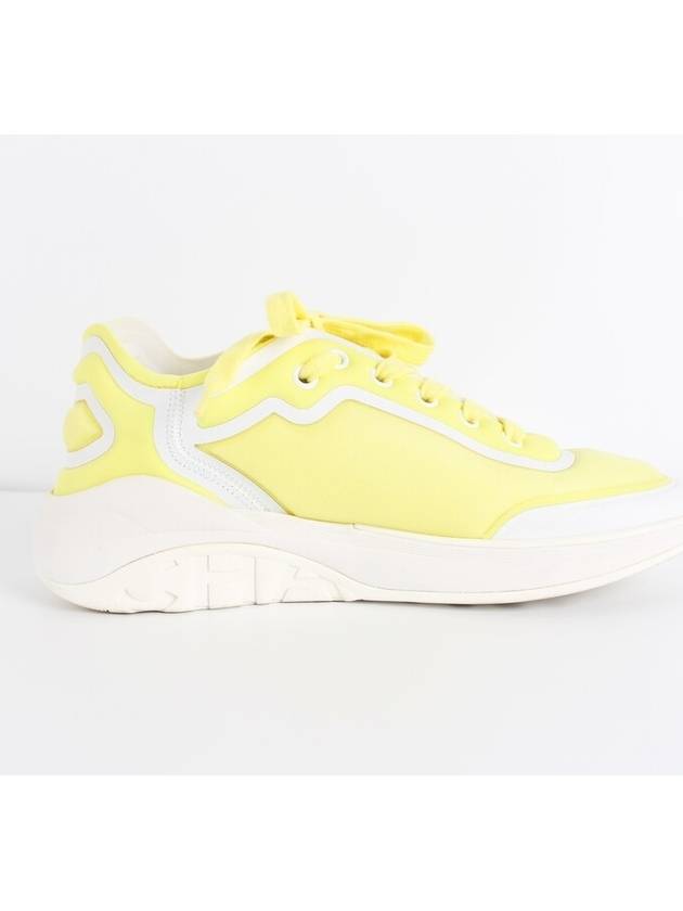 cc logo sneakers yellow 37 Chanel