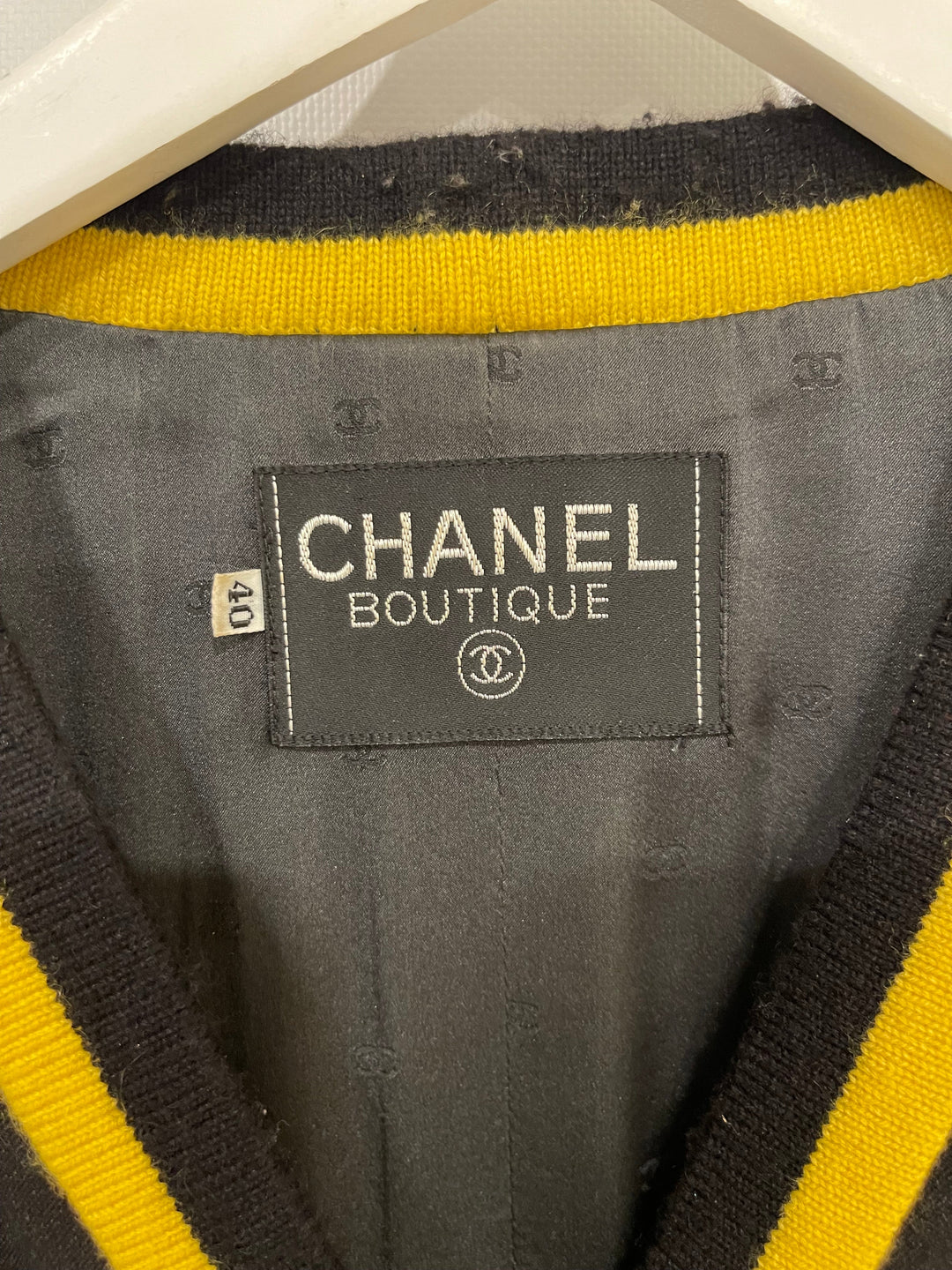 *HOT* Top Quality Chanel 1994 Vintage Black and Yellow Wool Jacket & Midi Skirt Set with CC Logo Button Details Size FR 40 (UK 12)