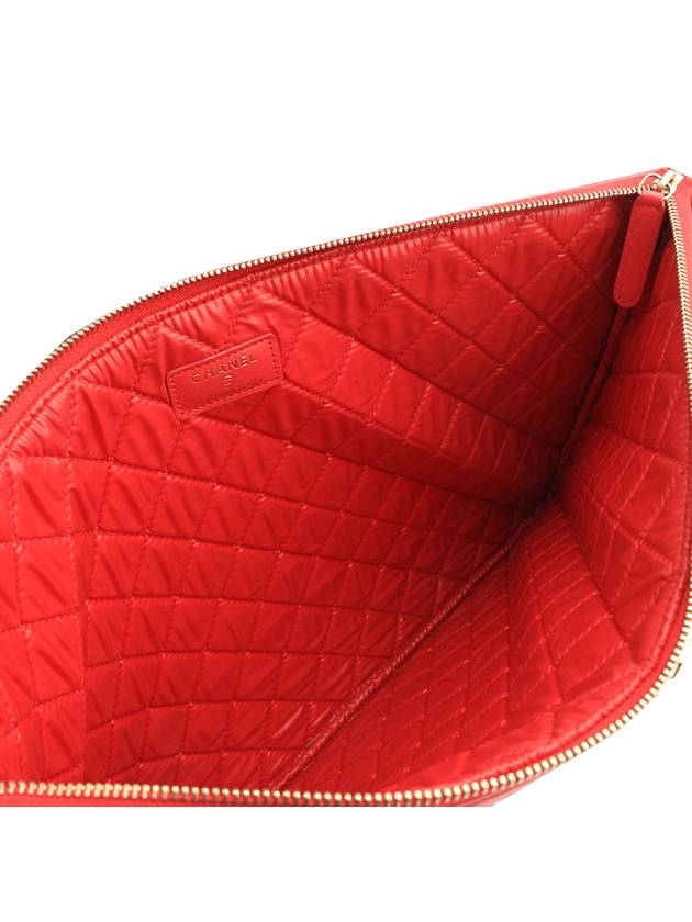 Boy Red Lambskin Quilted Gold Plated Large Clutch No 21 Chanel