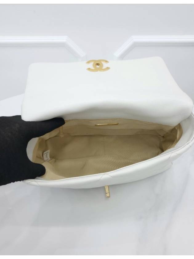 19Flap Bag White Large AS1161 Chanel