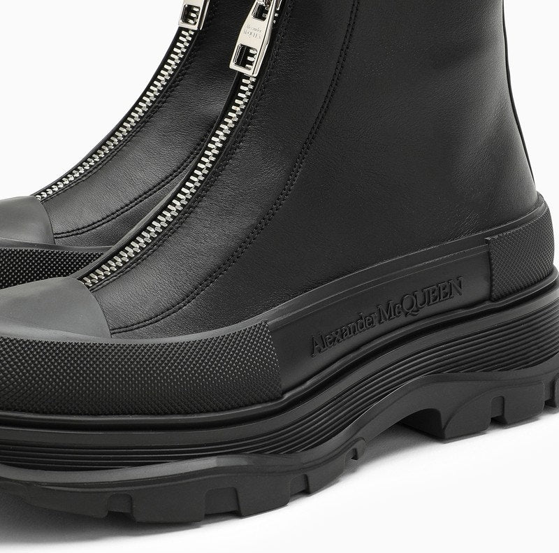 BLACK ZIP TREAD SLICK BOOT