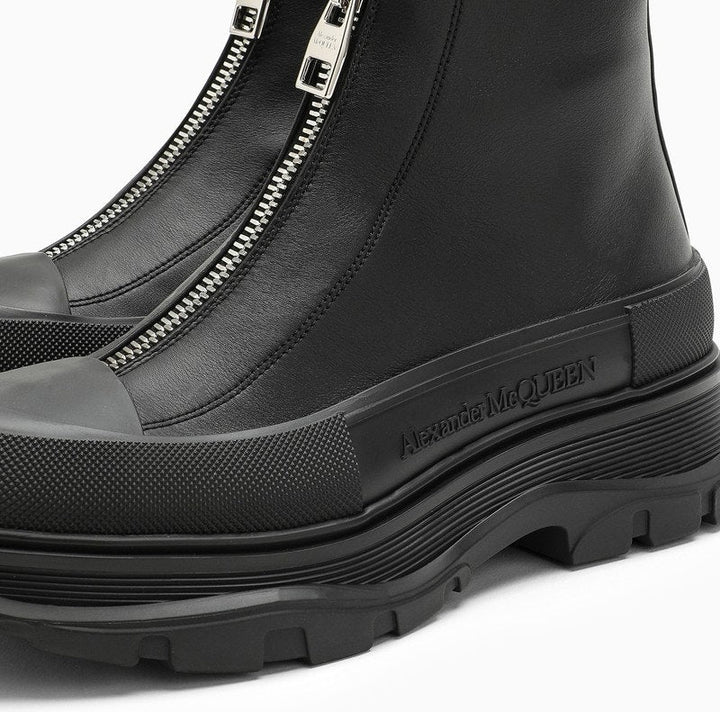 BLACK ZIP TREAD SLICK BOOT